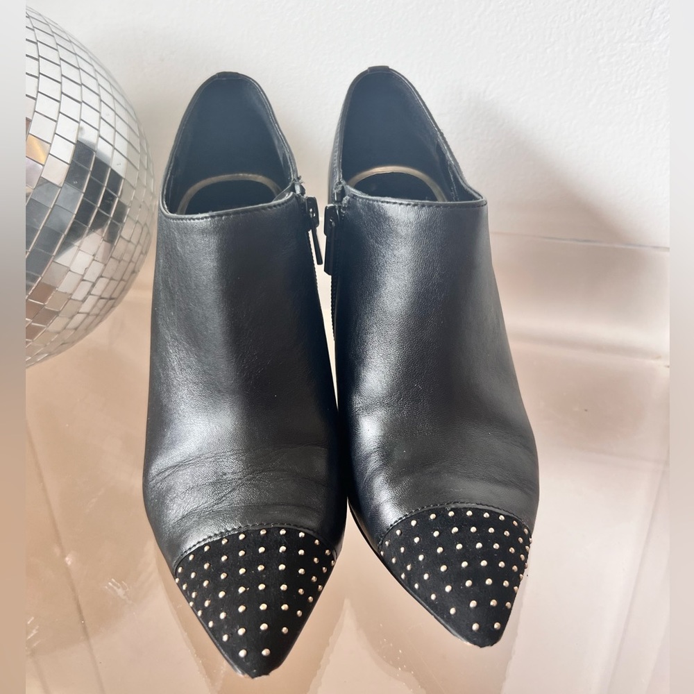 White House Black Market Klaudia stud booties boots 6 M WHBM heels Leather